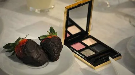 Att gå på pressfrukost är en del av vardagen för Frida Fahrman.