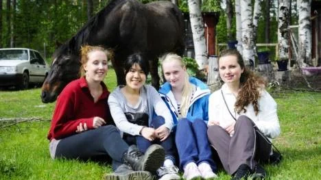 Hanna Urschler har hållt kontakten med andra utbytesstudenter i Norrbotten. I lördags träffade hon Patthiya Arunwattannangkul, 18 år, Kelly Ardan, 17 år och Monika Mäger, 18 år.