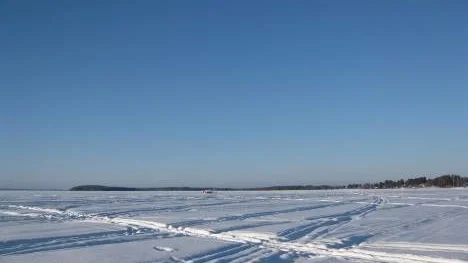 Vart leder spåren? En vacker vinterdag på älven