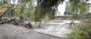Berget begränsar utbyggnaden av sjukhusparkeringen
