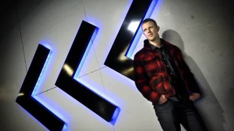 Familjen, alias Johan T Karlsson, är en av festivalprogrammets många artister som spelar elektronisk pop.