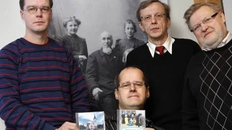 Olov Andersson, Olov Skoglund, Ulf Jonsson och Ulf Holmberg. Det är fyra av 15 personer i Pitebygdens forskarförening som i flera års tid suttit och dokumenterat fotoalbum och samlat in intressanta uppgifter till gagn för många som forskar om sin bakgrund.