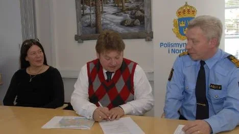 Arvidsjaurs kommun och polismyndigheten i Norrbottens träffar en överenskommelse om samverkan. Erfarenheterna som Marie Johansson-Meinke, Rikspolisstyrelsen, kommunalrådet Jerry Johansson och tf länspolismästaren Håkan Karlsson och övriga inblandade gör kommer att ligga till grund för nationella riktlinjer för samverkan.