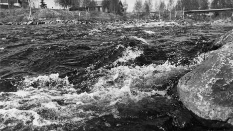 Lillpiteälven har haft stor betydelse för folks liv och försörjning i Infjärden. Här anlades ett kraftverk för att förse 5.000 lampor med ljus.  (Arkivbild)