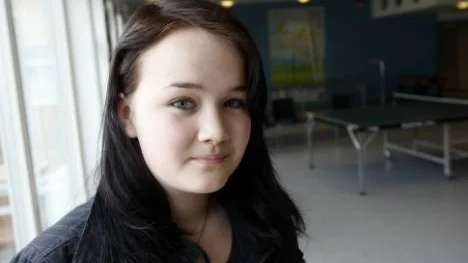 Clara Olsson, 14 år -Det är lite både och. Jag vill tänka på frisyren, men egentligen det är bättre att ha hjälm.