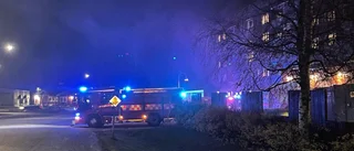 Larm: Personbil i brand på Hertsön