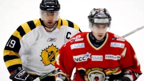 Efter åtta säsonger i Luleås tröja valde Mikael Renberg att avsluta sin karriär i Skellefteå AIK. Det var fjolårets hetaste övergång i hockeysverige.