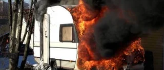 Husvagn totalt utbränd