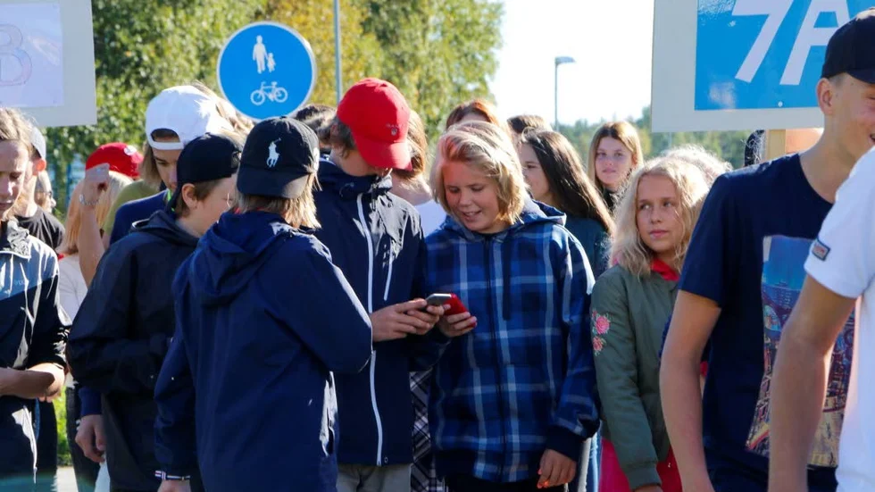 Det kan möjligen ha varit så att en och annan passade på att spela lite Pokemon go i paraden.
