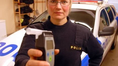 Fler kontroller resulterar i att fler rattfyllerister ertappas. Tina Hallin vid Arjeplogspolisen menar ändå att allmänhetens hjälp behövs.