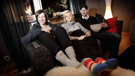 Camilla Johansson  (till vänster) laddade upp med Idol tillsammans med lagkompisen Lena Blomkvist och                                    Tomas  Lindberg.