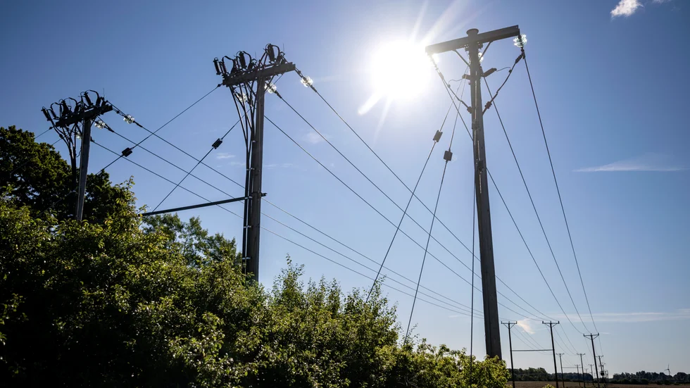 Regeringen föreslår ett mer passivt mål om att möta en förväntad elanvändning, vilket riskerar att drabba både klimatomställningen och företagens konkurrenskraft i både Södermanland och resten av Sverige, skriver Anders Wijkman med flera.