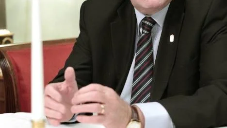 Landshövding Per-Ola Eriksson kan se tillbaka på ett 2010 med flera viktiga milstolpar och han tror på en ljus framtid för Norrbotten. Numera behöver inte länets representanter med mössan i hand uppvakta regeringen. I dag kommer investerarna till Norrbotten.