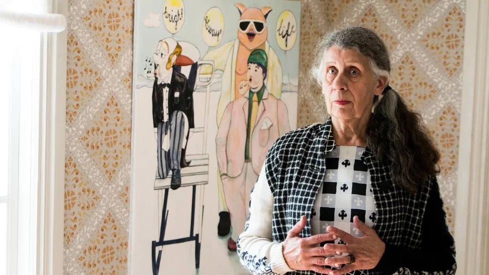 Konst. Krista Näslund ställer ut konst med samhällskritisk bottenklang och humoristiska inslag.