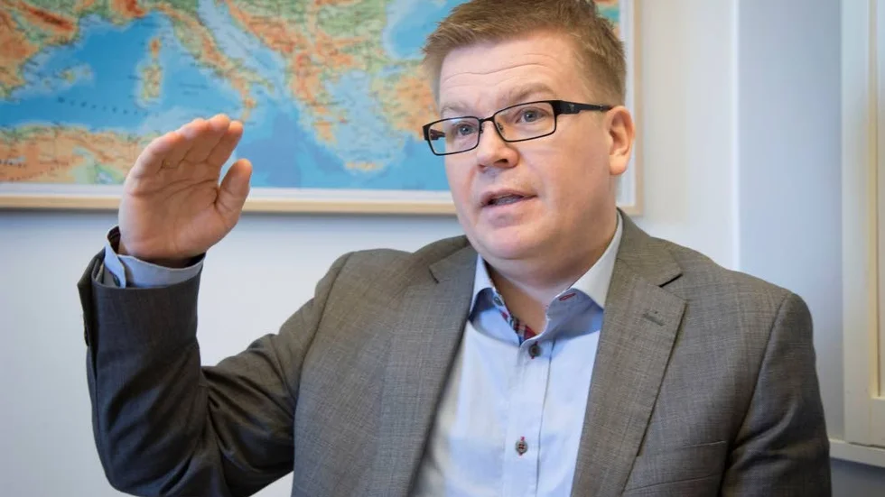 Känts dåligt. "Det har naturligtvis känts dåligt att vi eldar fossilt, men vi har installerat en ny panna som klarar eldning med vår egen bioolja, säger Sunpines vd Magnus Edin.