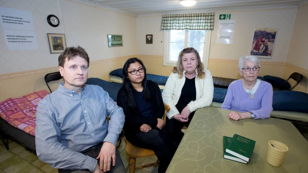 Besvikna. Johan Blomqvist, pastor i Strömnäskyrkan och ordförande i Piteå Kristna Råd, samt volontärerna Ariane Blomqvist, Anita Wikström och Ingela Klein hade gärna velat kunna starta härbärget i Blomska gården i måndags.