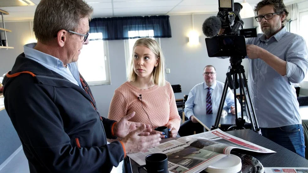 STEFAN-FALLET. PT:s Jan Westerberg intervjuas av SVT om avslöjandena rörande Stefan Stenberg, sittande i bakgrunden.