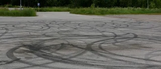 Vandaler på taket vid PMU second hand