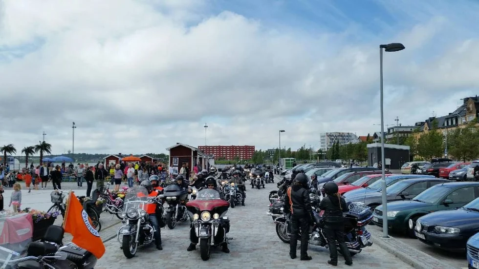 Södra hamnplan var samlingspunkt i Luleå. Dit kom åkare både söderifrån och norrifrån för vidare färd mot Boden och Western farm.