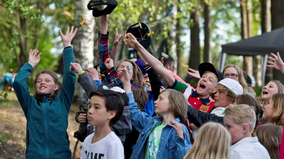 Glädje. Den årliga examensfesten i Norrfjärden brukar vara välbesökt, nu är det klart att Norrfjärdens Folkets Hus förening får bidrag även till årets fest. (Arkivbild)