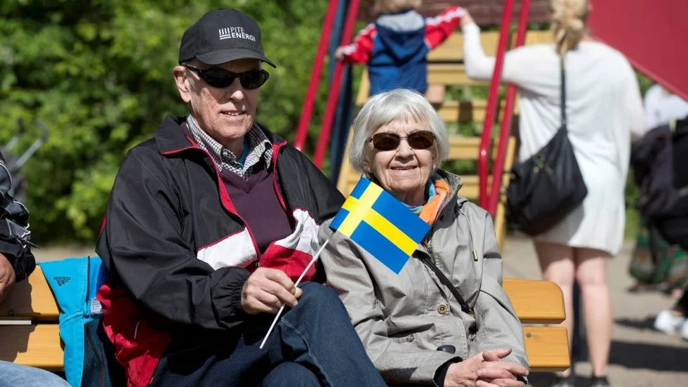 Erling och Karin Lundberg, från Strömnäs, firade nationaldagen. "Det är trevligt att se på folk", säger Karin Lundberg.