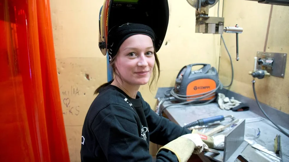 Könsvall. Sofie Hedman går tredje året vid industriprogrammet på Strömbacka. Hon är en av två tjejer som tävlar om en plats i yrkes-SM i Malmö senare i vår.