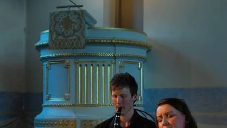GÄSTANDET SOLISTER. Carina stenberg och Jakob Söderström, här framförandes ett stycke av Schubert.
Foto: Linda Kask
