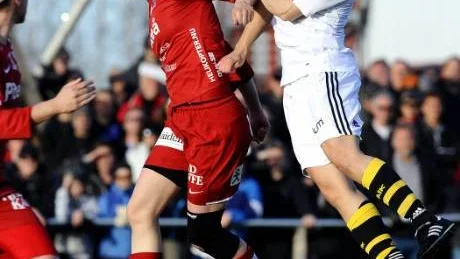 Sofia med knuff. Sofia Simonsson har fått en viktig roll i AIK sedan hon omskolades till vänsterback.I kväll möter den Luleåfostrade spelaren Piteå.Foto: Andreas Wälitalo
