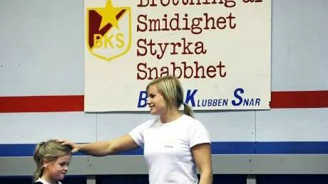 VÄNTAR BARN. Ida-Theres Nerell, utsedd till årets norrbottniske idrottare 2007 av Norrbottens-Kuriren, ska ta ett uppehåll från brottningen eftersom 26-åringen blivit gravid.