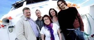I sommar spelar Lule Stass mimteater ute i skärgården