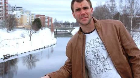 FÖRVÄNTAN. Niclas Wallin (bilden), med rötter i Bodentrakten, vädjar till norrbottnisk patriotism.  Förträffligt, tycker Anders Mansten om NHL-spelaren som tidigare bland annat spelat för Luleå Hockey och Brynäs i hockeyns elitserie i Sverige.