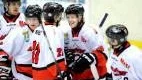 HOPPAS PÅ JUBEL. Asplöven hoppas få nya anledningar att jubla nu när kvalserien till hockeyallsvenskan inleds i dag. I första matchen väntar förhandstippade topplaget Tingsryd på bortaplan. Foto: Eija Dunder
