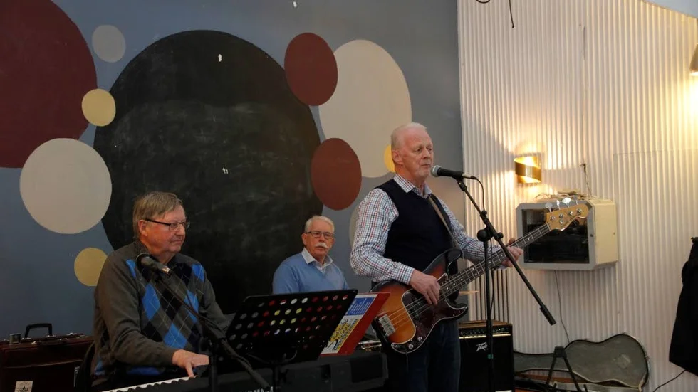 Underhöll. K-G Aasas trio.