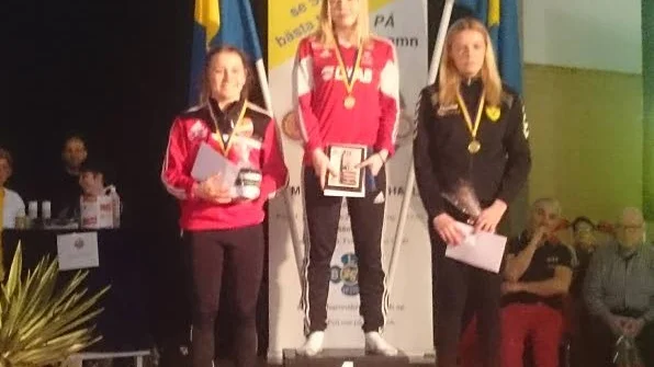 Tilda Näslund efter guldet i ungdoms-SM.