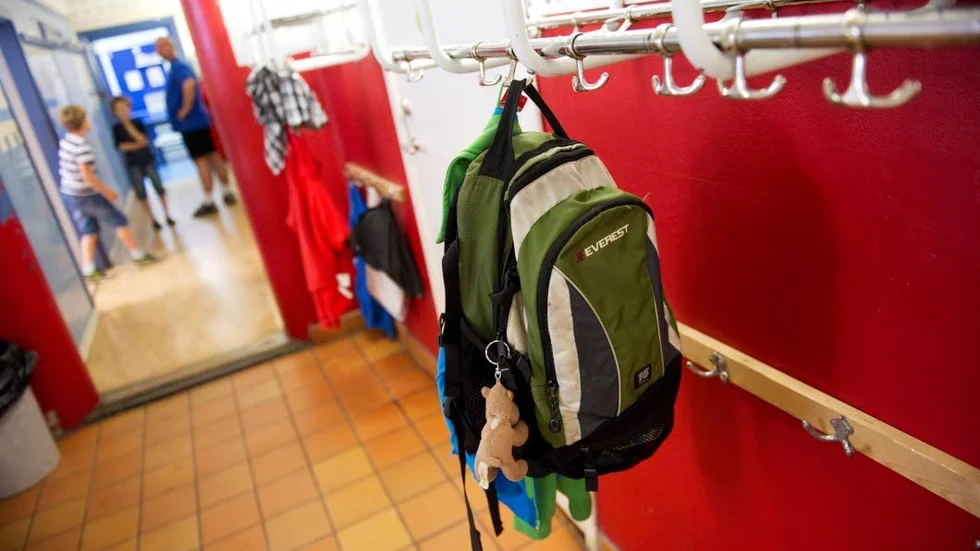 Outbildade. Efter flera år av växande grupper på fritidshemmen sker nu ett trendbrott. Däremot har färre bland personalen pedagogisk utbildning, såväl i länet som nationellt.