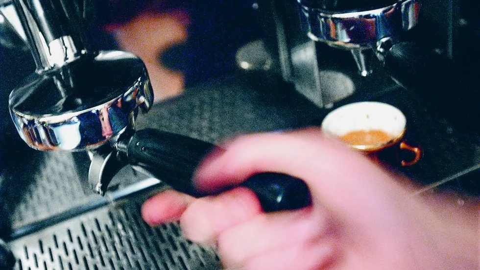 Cafékulturen har ett starkt fäste men inte alla caféer överlever.
