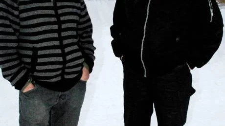BEDRÖVADE. Flera bybor har anmält 71-åringens situation men ingenting händer  Bernt Sehlberg och Bengt Ek, som båda anmält till socialkontoret tror att mannen kan hinna dö om ingen agerar. Foto: GRETA SKÖLD