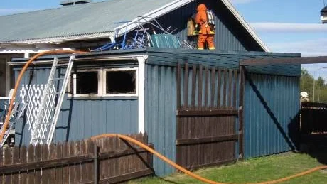 RÅDIGA GRANNAR. Tack vare grannarnas insats kunde en storbrand undvikas i Kiruna på lördagskvällen.