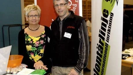 VOLONTÄRLINJE. Siv Jonsson, pedagog, och Richard Asplund, rektor, på Älvsby folkhögskola slog ett slag för sin nya volontärlinje.