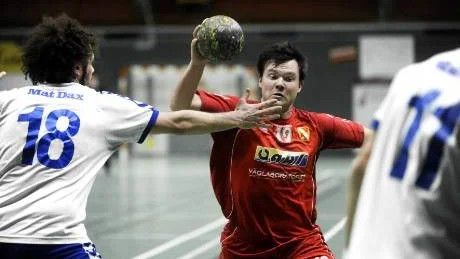 körde fast. Kroken hängde inte med i starten då Tyresö ägde planen medan Jesper Larssons lag inte lyckades med någonting.Foto: PETRA ISAKSSON