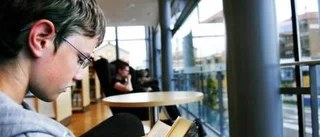 Här samsas bokslukare och semesterfirare
