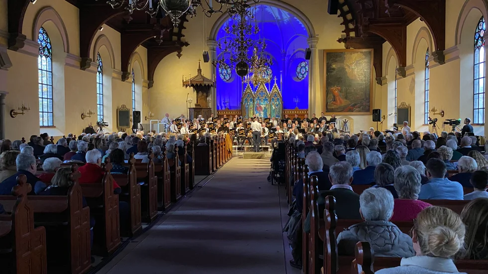 Det var fullsatt i Åtvidabergs Stora kyrka under musikkårens jubileumskonsert.