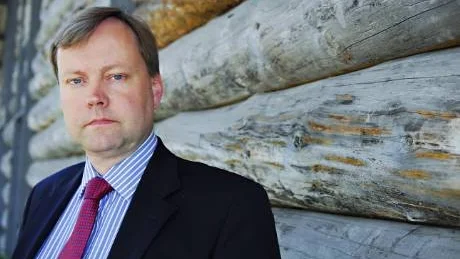 MASSOR AV FRÅGETECKEN. Utvecklingen i Arktis väcker många frågor,  säger Niklas Granholm, forskare vid FOI.