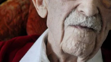 GLAD OCH NÖJD. I helgen blev Henning Norberg 100 år och då ordnades det förstås kalas. "Det är inte många som har den glädjen att bli så här gammal", säger jubilaren.