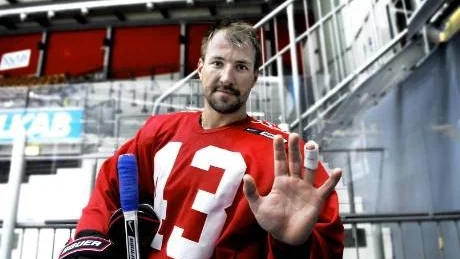 INTE OPTIMALT. Jaroslav Obsut hoppas kunna spela helgens matcher men är lite kritisk till spelschemat då det knappt finns tid för återhämtning mellan matcherna.  Foto: PETRA ISAKSSON