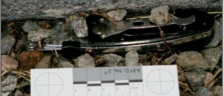 Hundförare som hittade knivskaftet förhörs