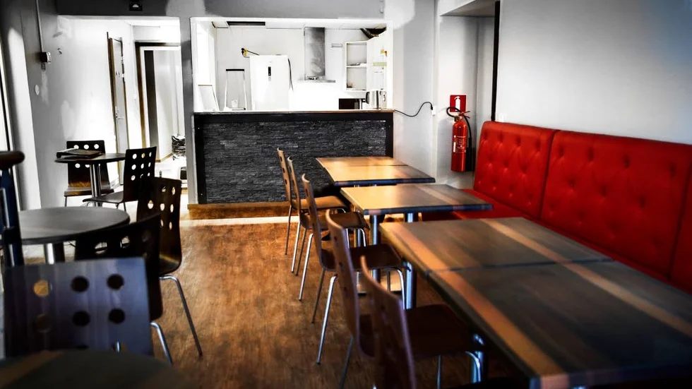 Hotellbar. Planen är att hotellbaren ska utökas till en liten uteservering på Stationsgatan till sommaren.