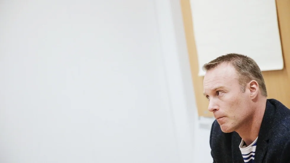 Kriminalinspektör Patrik Ström säger till Kuriren att 18-åringen förnekar brott.