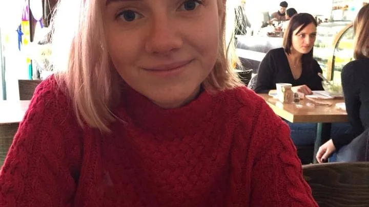 Glad. "Överlag kan jag se att det finns ett större intresse för miljö och djurrätt. Ungdomar blir mer medetna om vad som händer i samhället idag", säger Moa Runnman Bäckström.