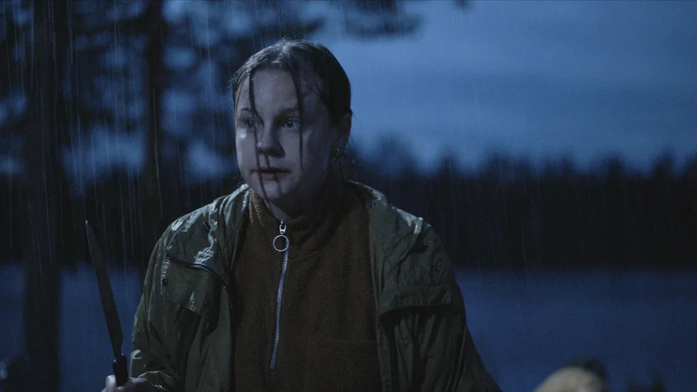 Svenska skräckfilmen "Feed" är inte så läskig som den borde ha varit, men den är mer blodig och överraskande än vad man hade kunnat tro.